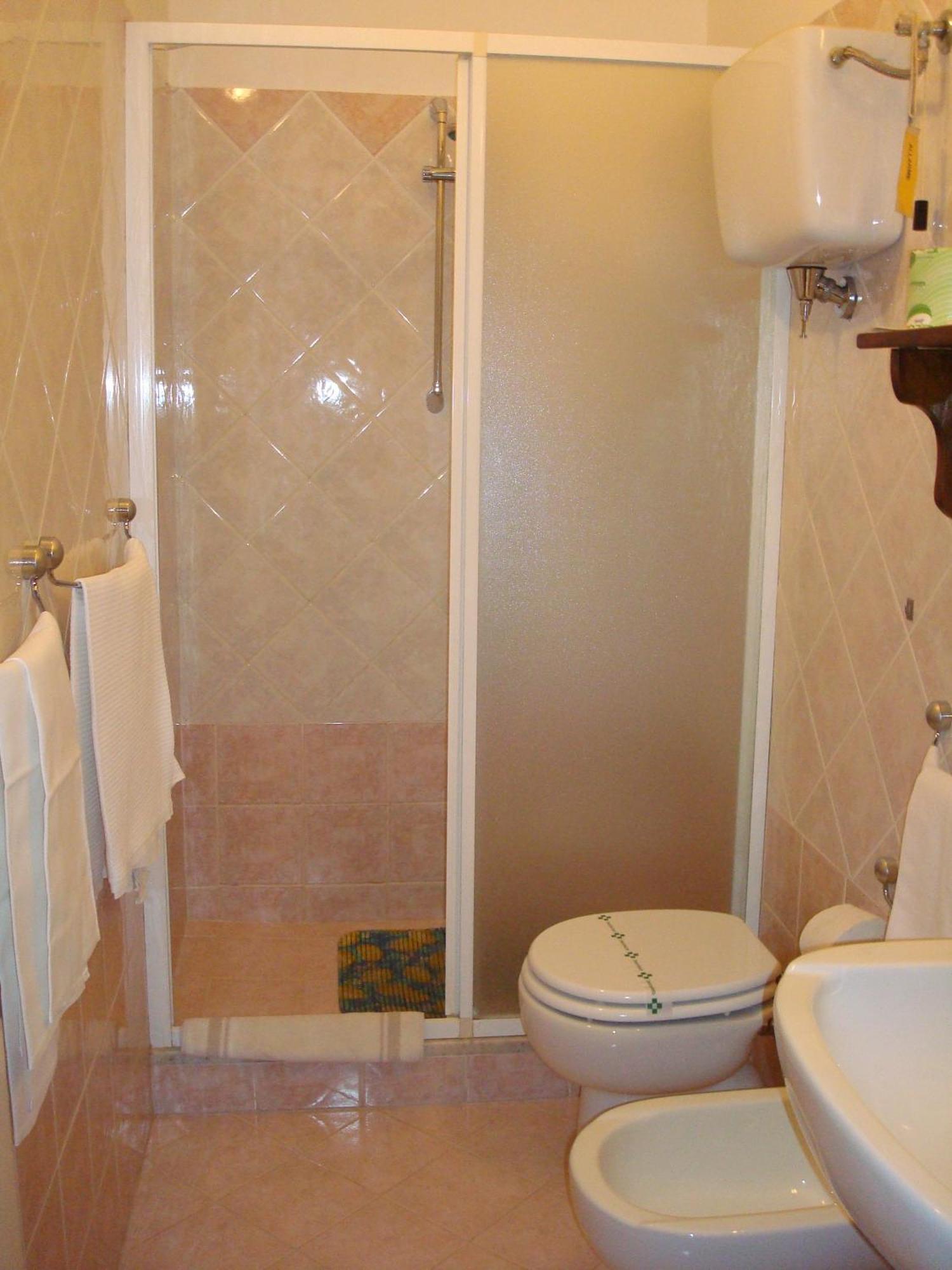 Albergo La Sfinge Чиуси Екстериор снимка